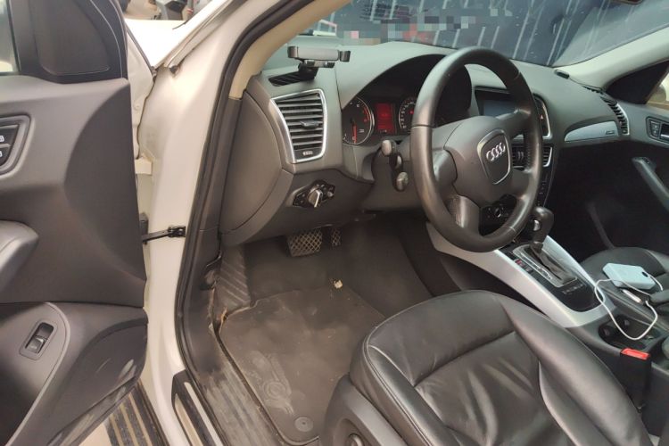 Used Audi Q5 2011 2.0TFSI Ambition Edition Driver Seat