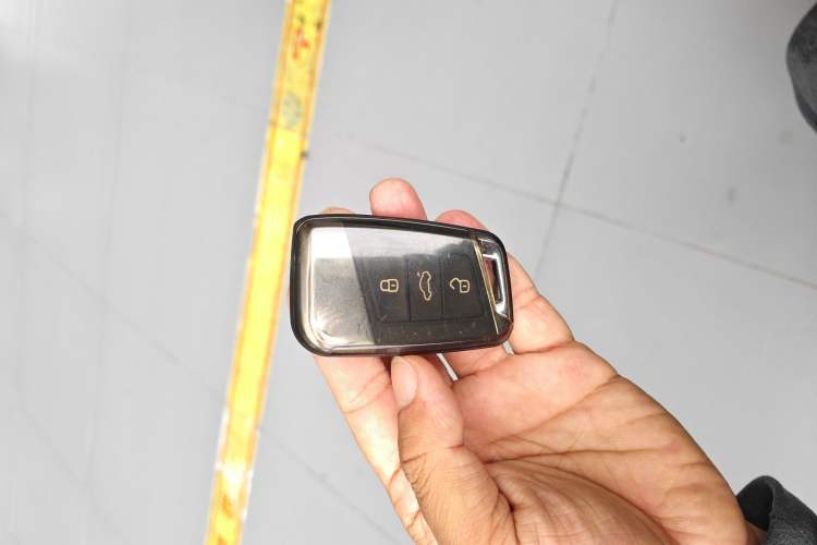 Used Volkswagen Passat 2024 330TSI Elite Edition Vehicle Key