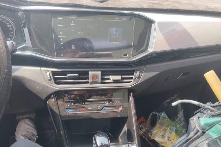 Used Volkswagen Tayron 2022 280TSI Two-Wheel Drive Luxury Smart Connectivity Version Audio And AC Panel