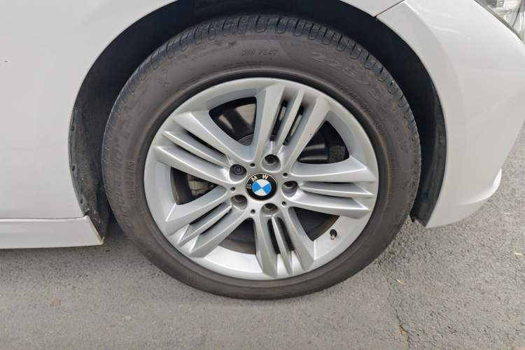 Used BMW 3 Series 2016 320Li Ambition Model Right Front Wheel Hub