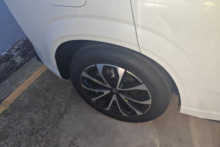 Used CHANGAN UNI-Z New Energy 2024 Blue Whale Smart Electric iDD 125km Beyond Edition Right Rear Wheel Hub