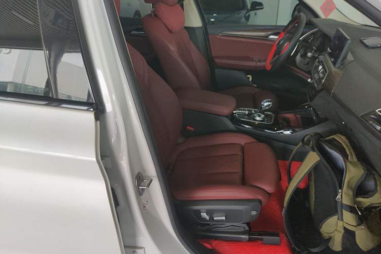 Used BMW X3 2022 xDrive30i Luxury Model M Night Sky Package Right Front Seat