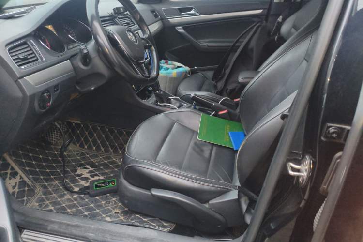 Used Volkswagen Lavida 2015 1.6L Automatic Comfort Edition
