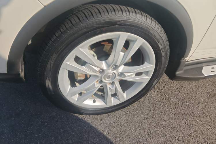 Used CHANGAN CS35 2012 1.6L Automatic Luxury Version China IV Standard
