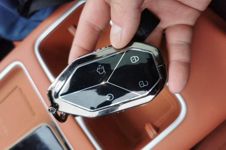 Used Formula Leopard Tai 7 2025 Model 200 km Two-Wheel Drive Max Edition