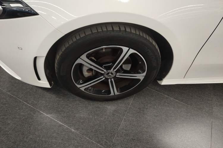 Used Mercedes-Benz A-Class 2022 Revised Version A 200 L Sport Sedan Fashionable Style