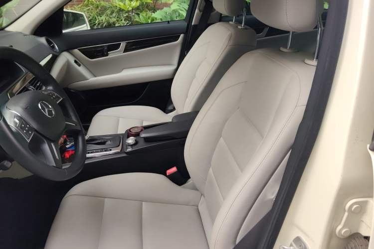 Used Mercedes-Benz C-Class 2011 C 200 CGI Fashion Model