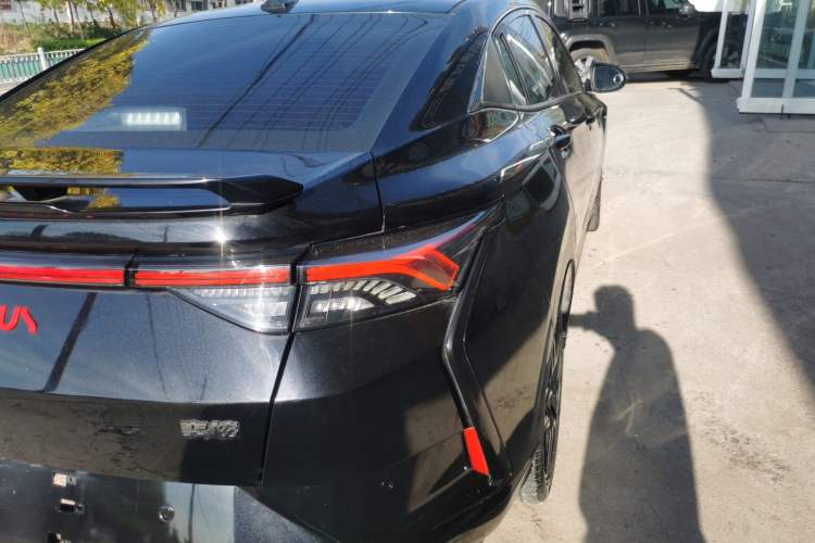 Used Dongfeng Aeolus Yixuan 2021 230T Automatic Zuiying Knight Edition Right Rear Taillight