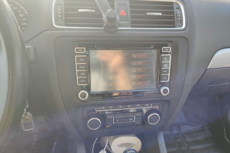 Used Volkswagen Sagitar 2012 1.4TSI Automatic Luxury Edition