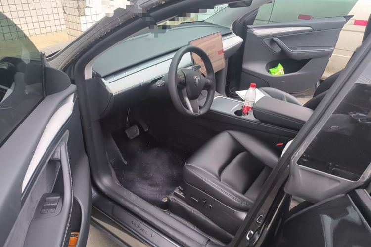Used Tesla Model Y 2024 Rear-Wheel-Drive Version
