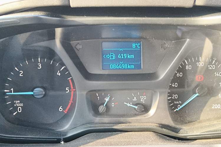 Used Ford Transit 2019 2.0T Diesel Van Mid-Chassis Mid-Roof 3-Seater China VI Standard
