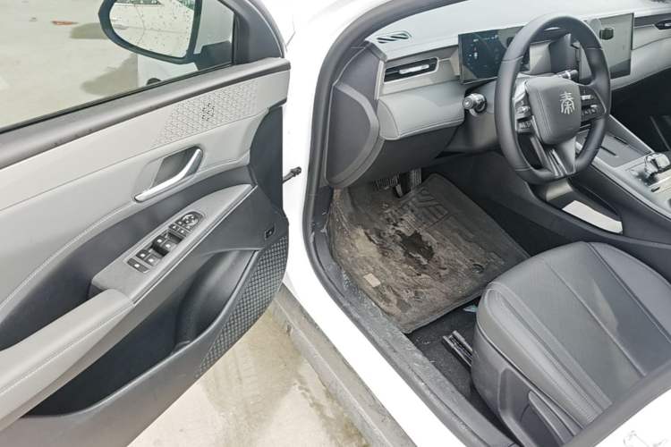 Used BYD Qin PLUS 2025 DM-i Smart Drive 55KM Leading Model
