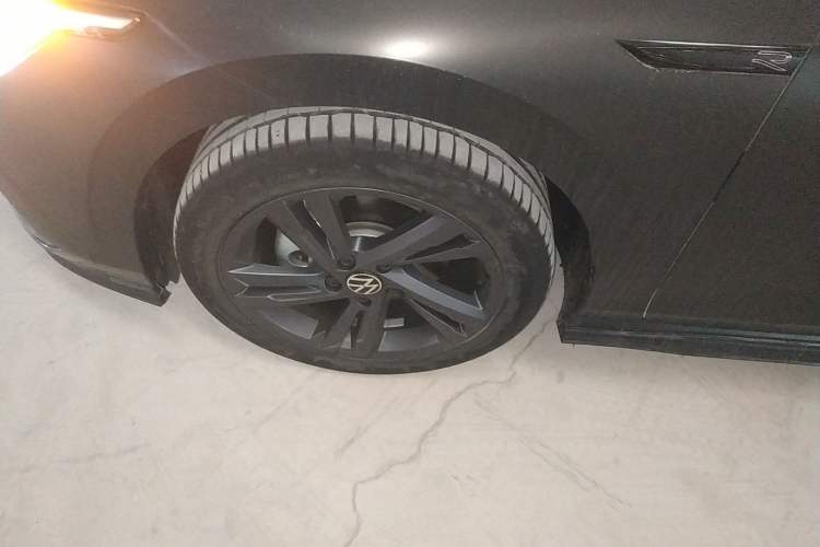 Used Volkswagen Golf 2023 Facelift 280TSI DSG R-Line Lite
