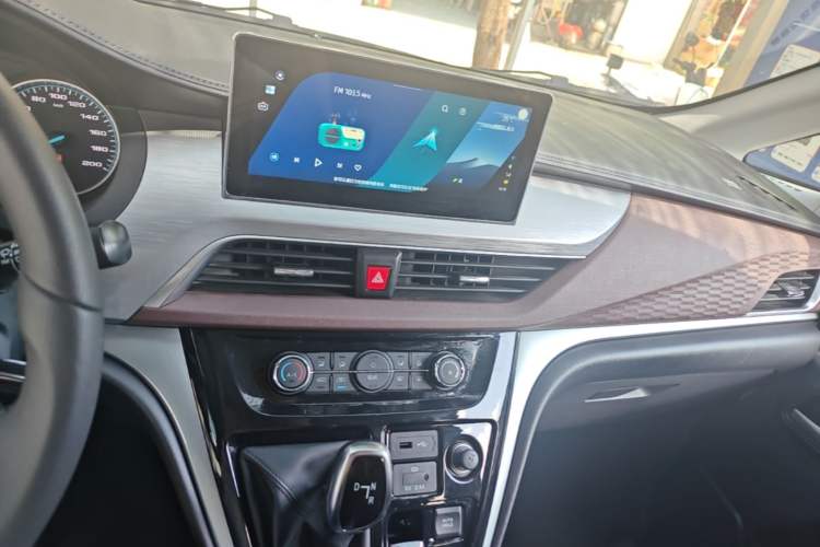 Used JAC Refine M3 2024 PLUS 2.0L HEV Smart Connect Edition