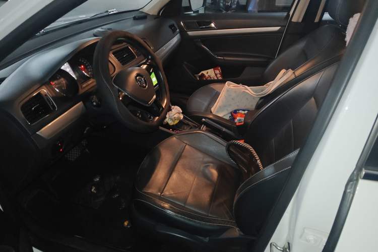 Used Volkswagen Gran Lavida 2015 1.6L Automatic Comfort Edition Left Front Seat