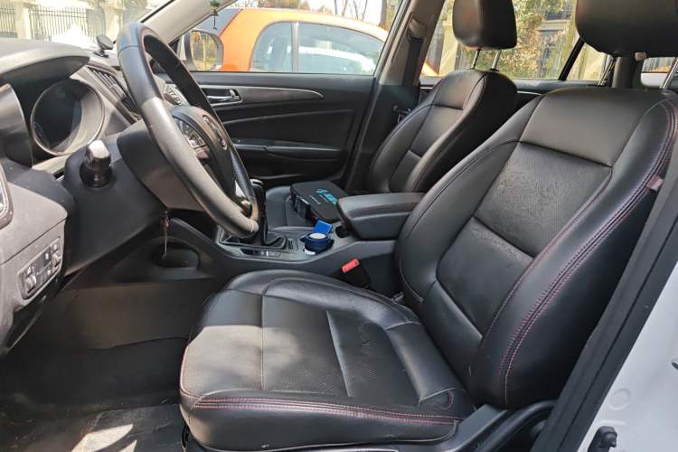 Used CHANGAN CS75 2014 2.0L Manual Luxury Version China IV Standard
