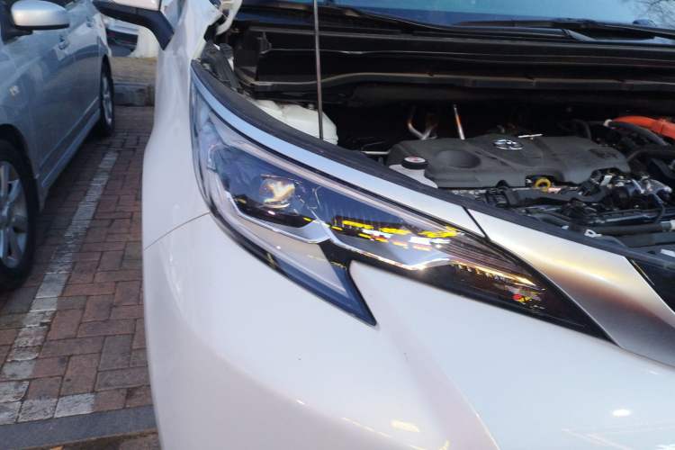 Used Toyota SIENNA 2024 2.5L Hybrid Four-Wheel Drive Prestige Edition