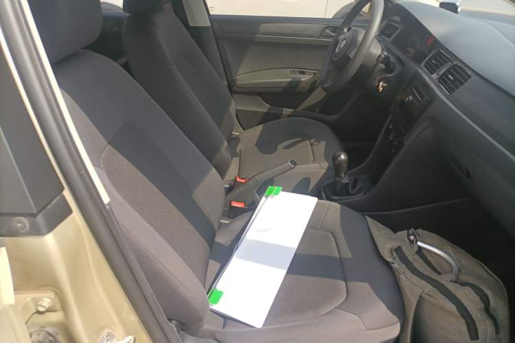 Used Volkswagen Santana 2015 1.6L Manual Fashion Edition Right Front Seat