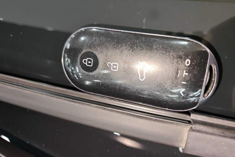 Used Hima AITO M7 2024 1.5T Intelligent Drive 4x4 Max Edition 6 Seats Vehicle Key