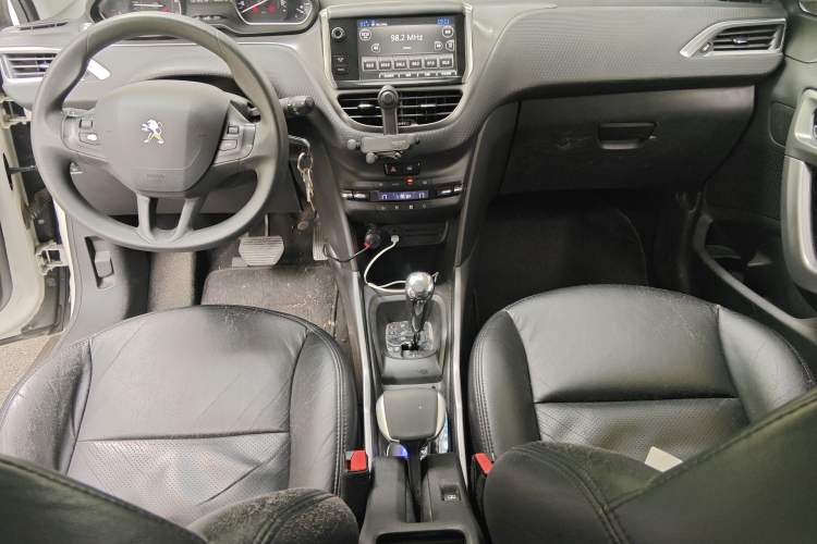 Used Peugeot 2008 2014 1.6L Automatic Fashion Edition Center Console