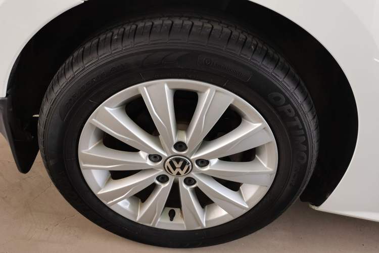 Used Volkswagen Sagitar 2015 1.6L Manual Comfort Model