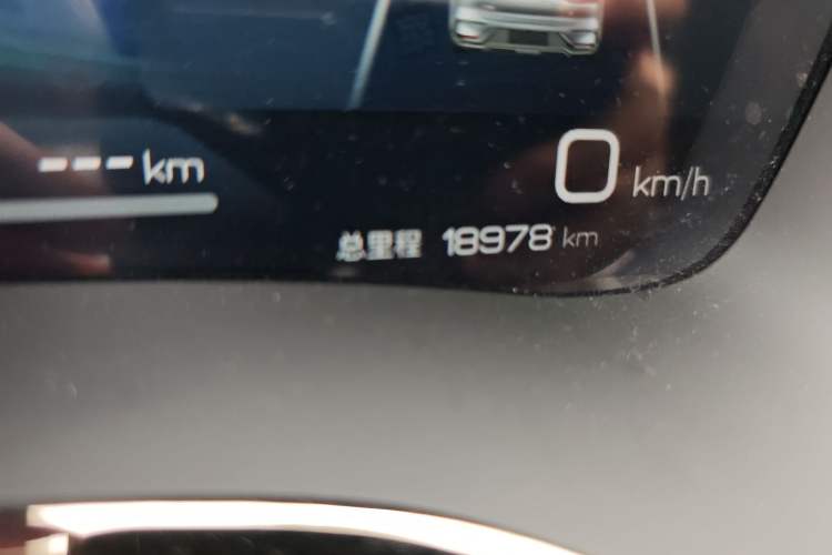 Used BYD Han 2023 DM-i Champion Edition 121KM Prestige Model Odometer Close Up