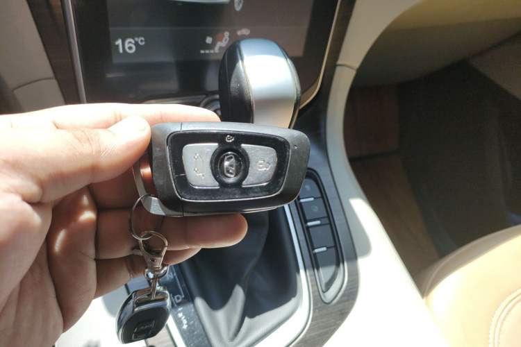 Used Huasong 7 2015 2.0T Automatic Comfort Model
