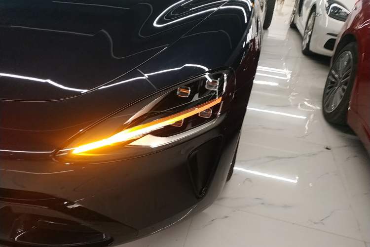 Used Xiaomi Auto SU7 2024 Four-Wheel Drive Ultra-Long Range Advanced Intelligent Driving Max Edition