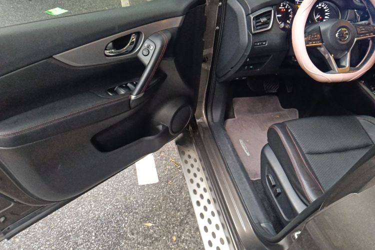 Used Nissan Qashqai 2019 2.0L CVT Luxury Edition Driver Seat