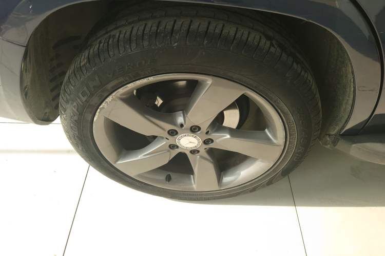 Used Mercedes-Benz GLK-Class 2013 GLK 300 4MATIC Dynamic Sunroof Model Right Rear Wheel Hub