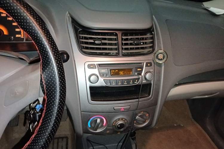 Used Chevrolet Sail 2013 Sedan 1.4L Manual Elegance Edition
