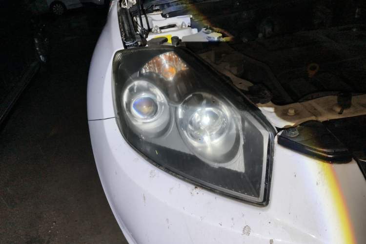 Used Geely Auto GX7 2015 Classic Edition 1.8L Manual Urban Model China IV Right Front Headlight