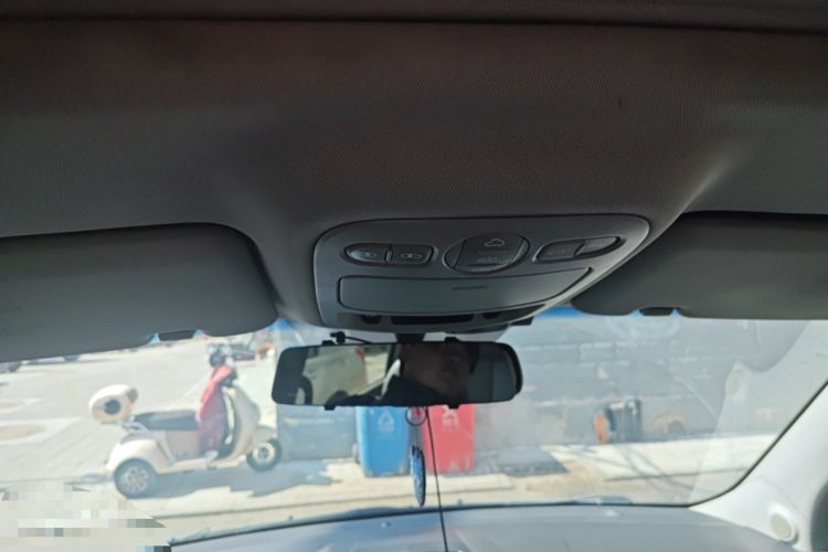 Used Kia VQ 2011 2.7 Comfort Edition Headliner