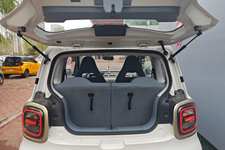 Used Bestune Pony 2024 170km Vitality Horse Trunk