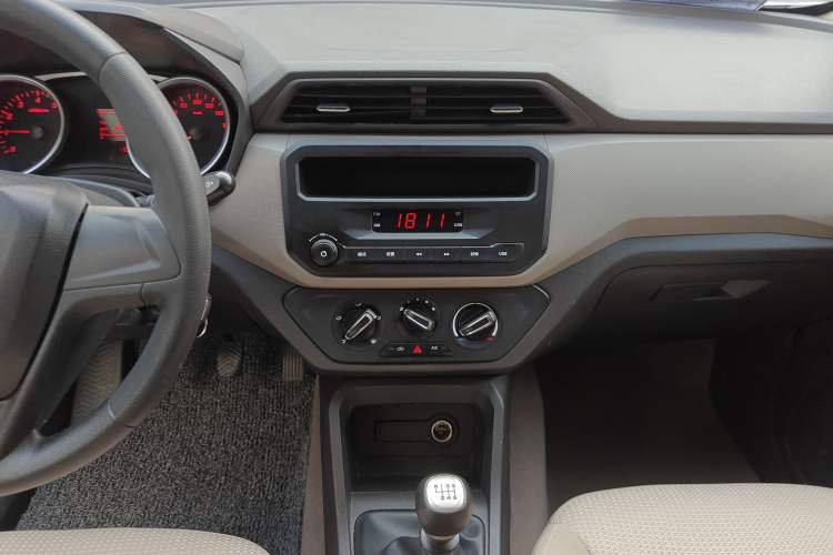 Used Wuling Hongguang 2021 1.5L S Standard Version LAR Audio And AC Panel