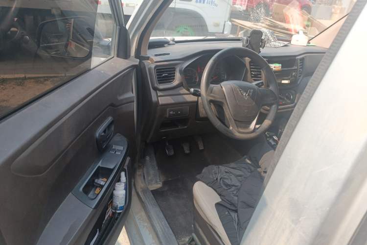 Used Wuling Rongguang V 

