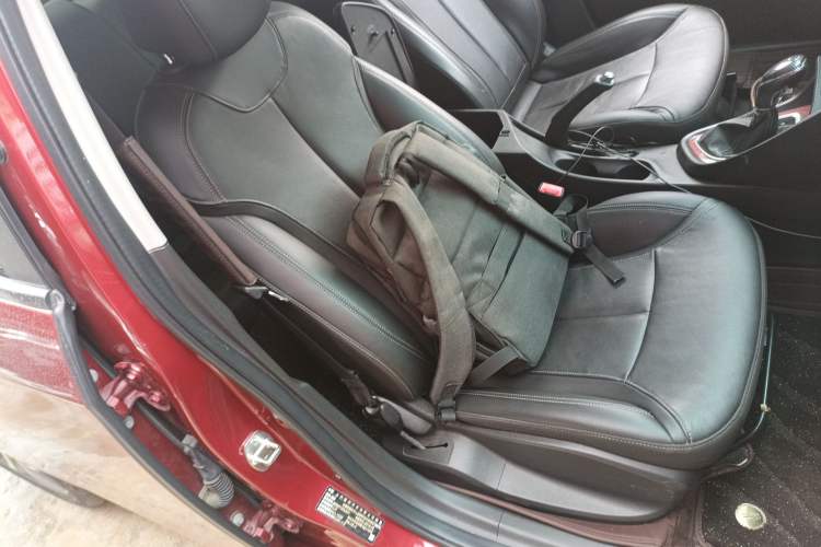 Used Buick GT 2019 18T Automatic Connected Elite Model China VI Standard Right Front Seat