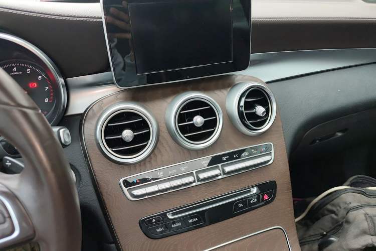 Used Mercedes-Benz GLC 2018 Refreshed GLC 300 4MATIC Dynamic Edition
