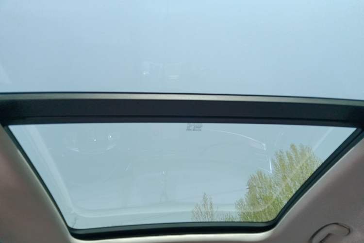 Used Roewe RX8 2018 30T Smart Connectivity All-Wheel Drive Supreme Edition
