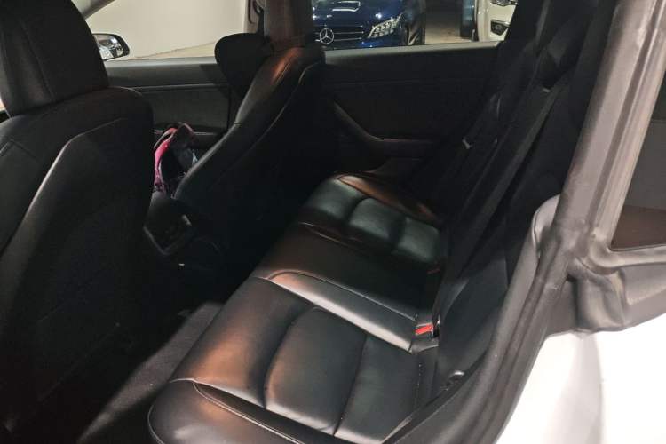 Used Tesla Model 3 2019 Long-Range All-Wheel-Drive Version
