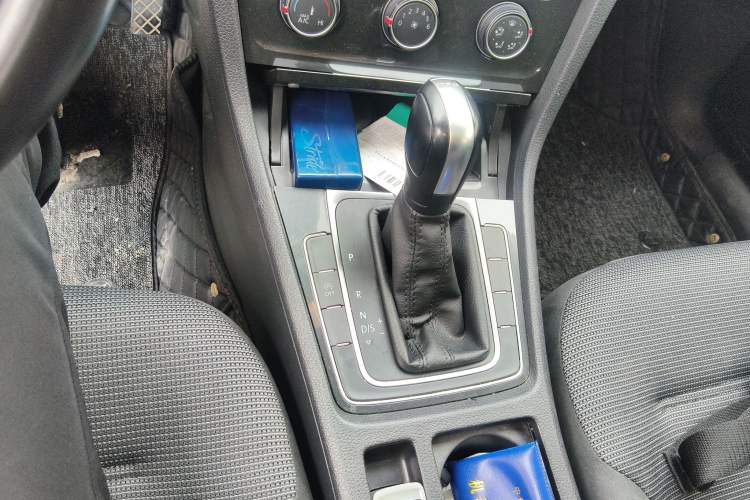 Used Volkswagen Golf 2020 280TSI DSG Comfort Version Gear Lever