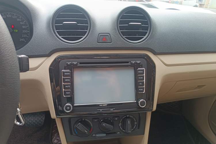 Used Volkswagen Jetta 2015 Value Edition 1.6L Automatic Fashion Version
