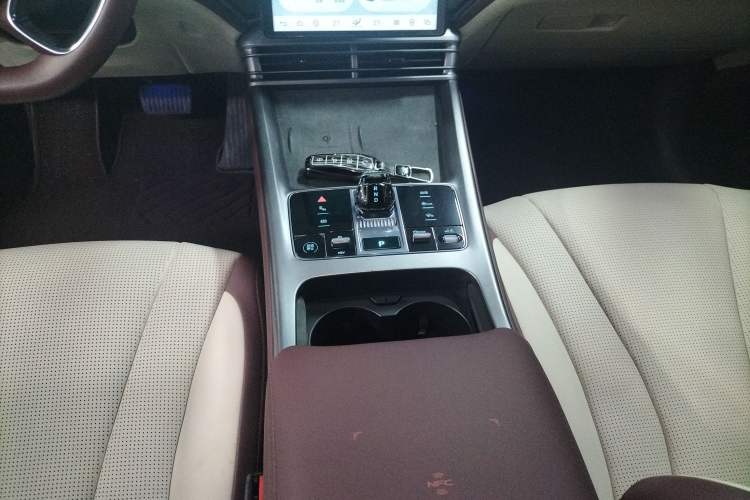 Used BYD Seal 2023 DM-i 1.5L 121km Prestige Model
