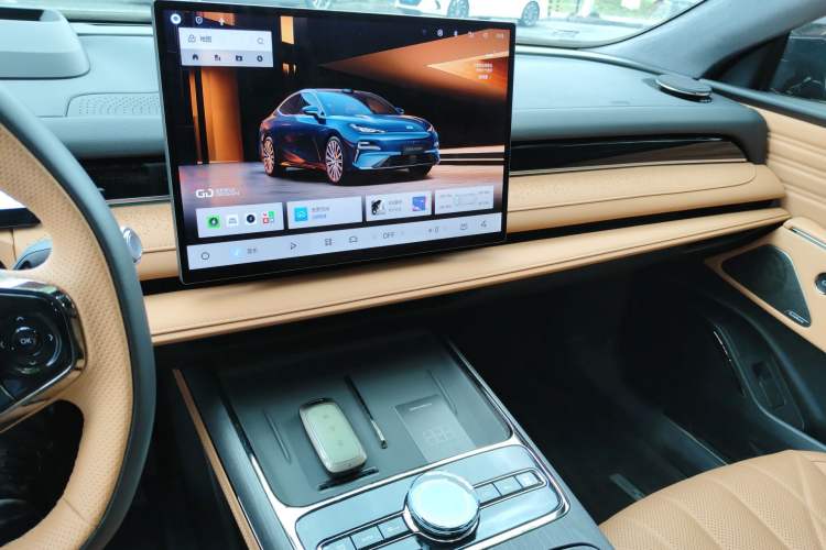 Used Geely Galaxy 8 2025 130km EM-i Flagship Edition Audio And AC Panel