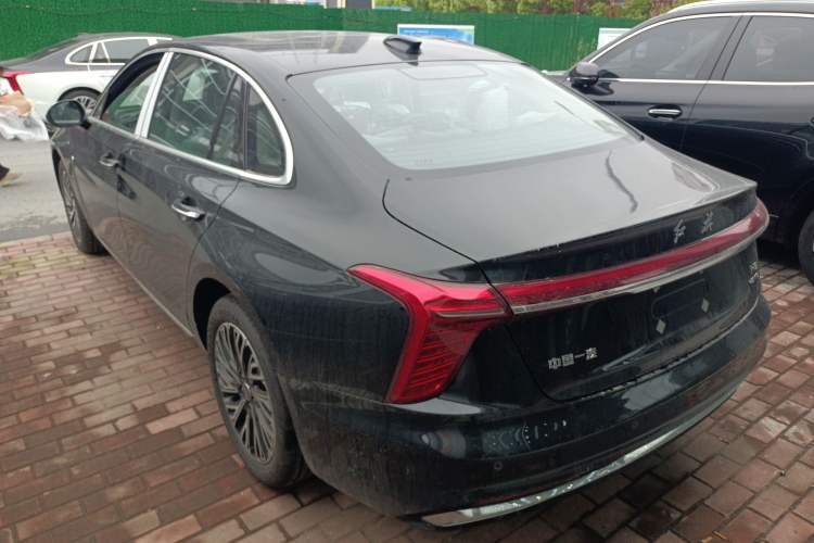 Used Hongqi H5 2025 2.0T Automatic Flag Edition – 500 000 Units Commemorative Version
