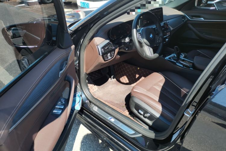 Used BMW 5 Series 2023 530Li Leading Model M Sport Package Driver Seat