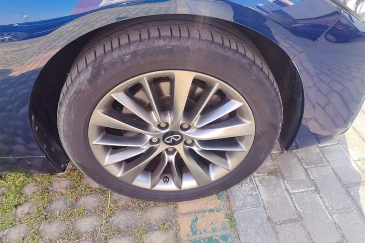 Used Infiniti Q50L 2021 2.0T Enjoyment Edition Right Front Wheel Hub