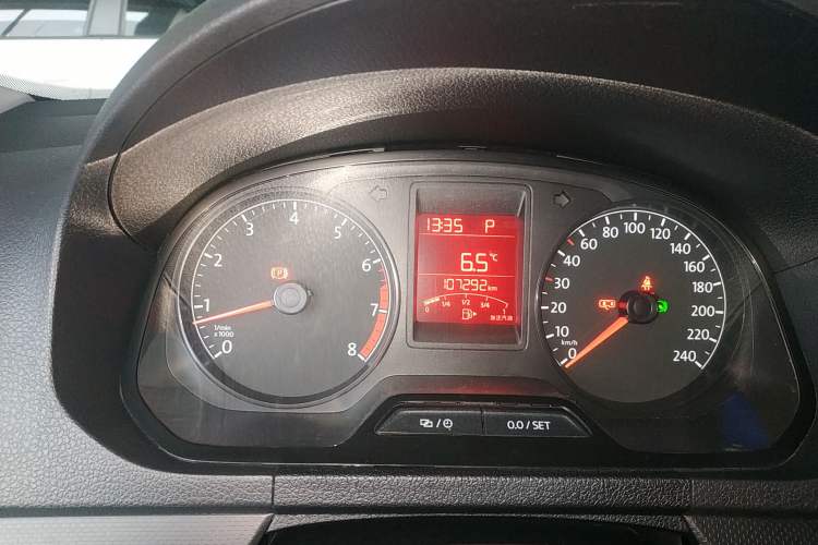 Used Volkswagen Jetta 2015 1.6L Automatic Fashion Model
