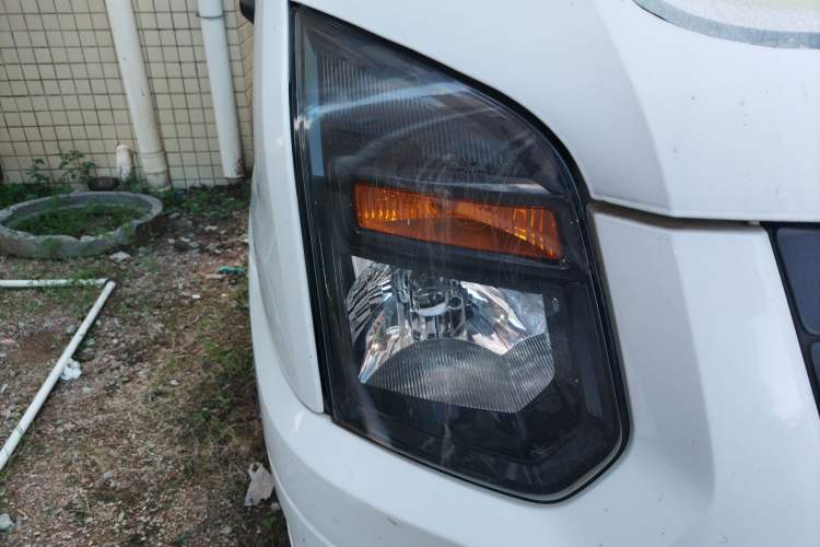 Used Ford Transit Custom 2016 2.2T Long-Wheelbase 6/7-Seater Mid-Roof Multi-Purpose Vehicle
