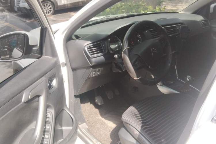 Used Citroen C3-XR 2015 1.6L Manual Pioneer Model Driver Seat